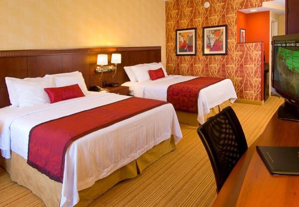 Hotel Courtyard Lancaster Fertility Zewnętrze zdjęcie